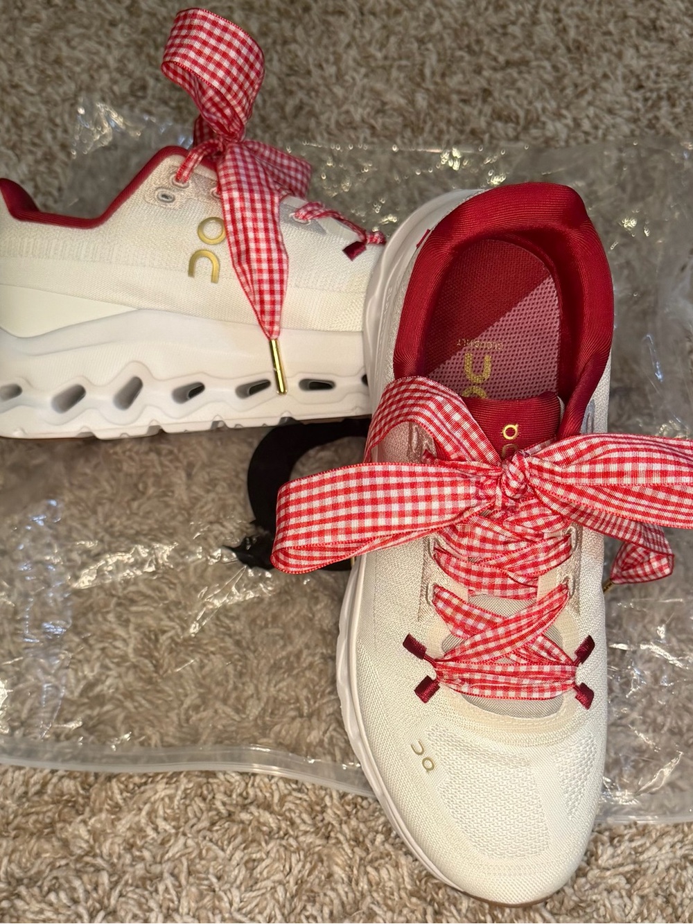 On Running Cloudnova Women’s Running Sneakers: White/Red, Gingham Laces-NEW! - Picture 5 of 6